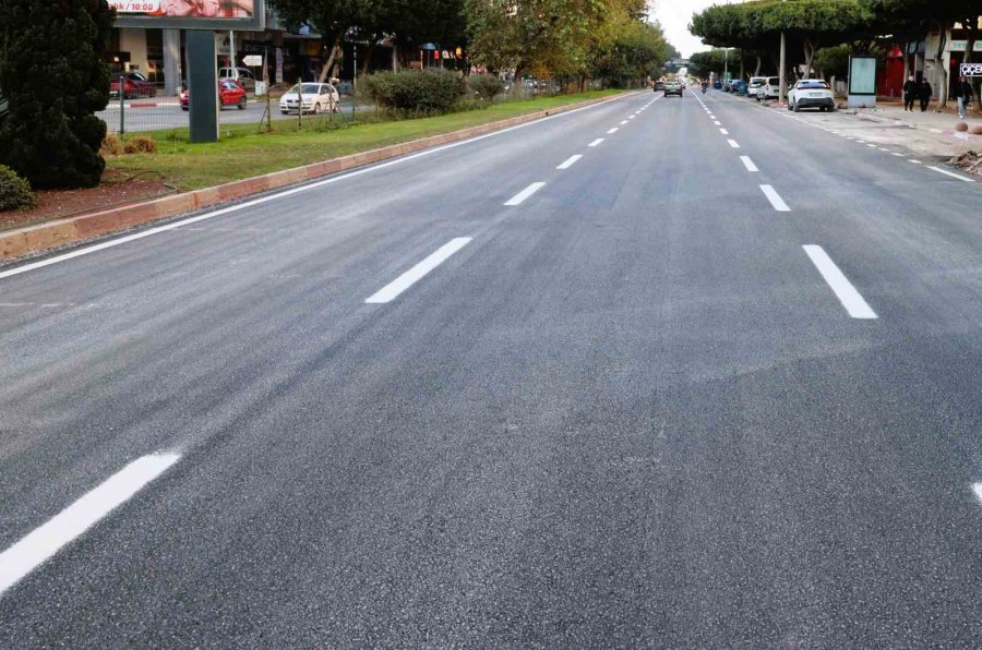 100. Yıl Bulvarı’nda Asfalt Çalışmasının İlk Etabı Tamamlandı