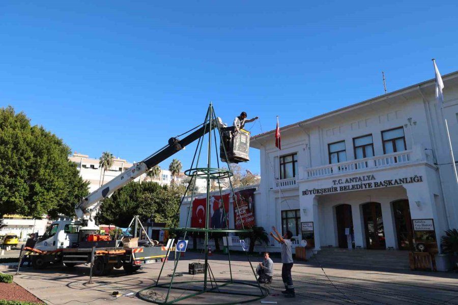 Antalya’yı Yeni Yıl Heyecanı Sardı