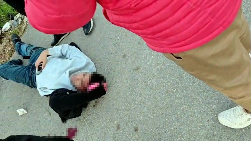 Husumetlileriyle Karşılaşan Genç Bıçaklanarak Yaralandı