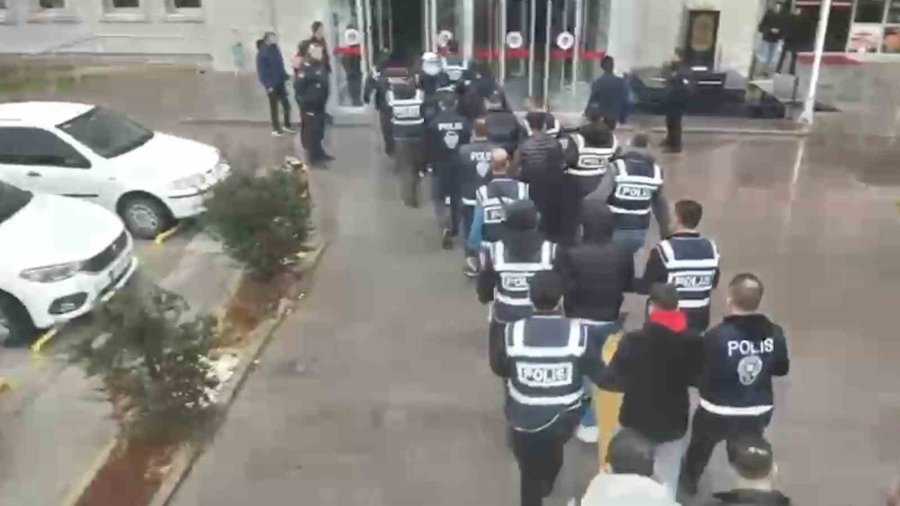 Niğde Merkezli Nitelikli Dolandırıcılık Operasyonu: 9 Tutuklama
