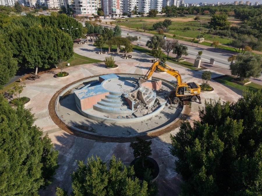 Konyaaltı’nda Parklardaki Havuzlar Kaldırılıp Yeri Yeşil Alan Olacak
