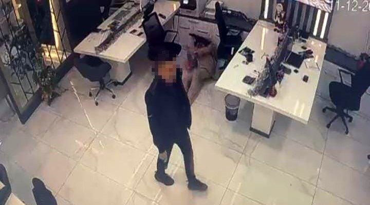 Genç Kadın Toplantı İçin Beklediği Dayısının Silahından Çıkan Kurşunlarla Hayatını Kaybetmiş