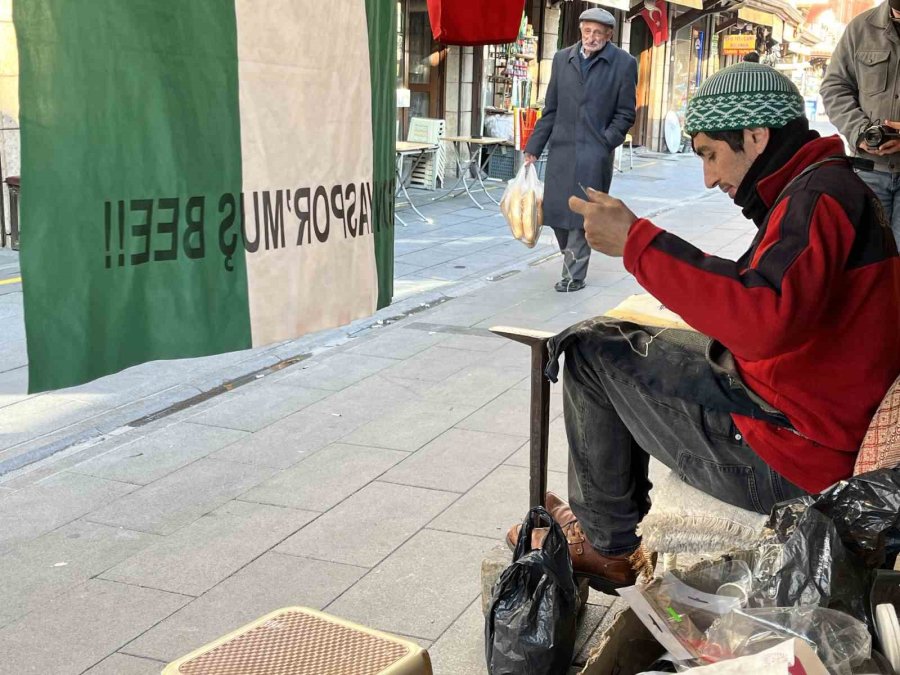 Kunduracı İle Avustralyalı Turistin Yöresel ’annouv’ İmtihanı