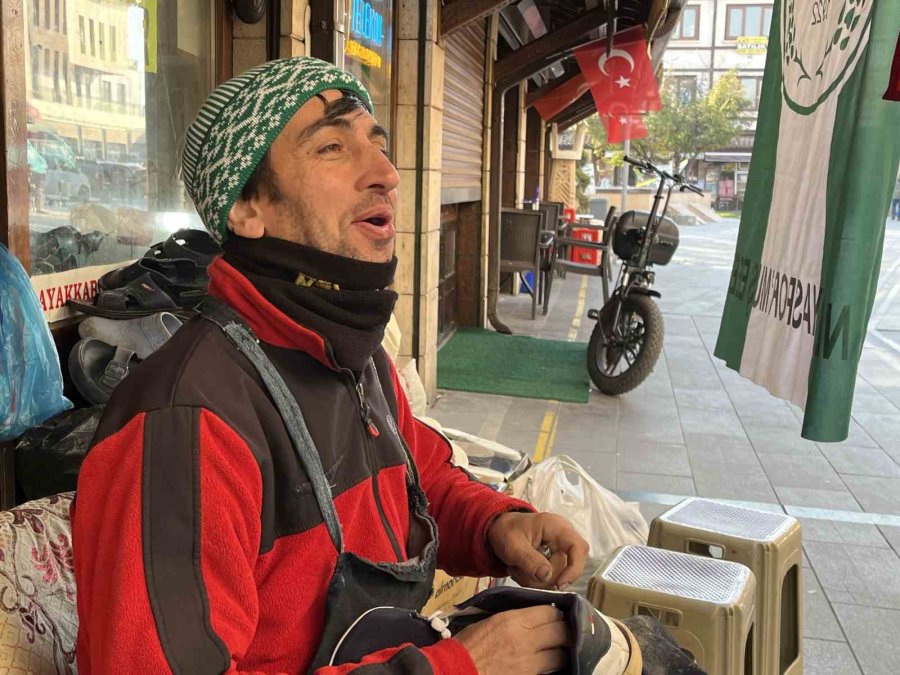 Kunduracı İle Avustralyalı Turistin Yöresel ’annouv’ İmtihanı