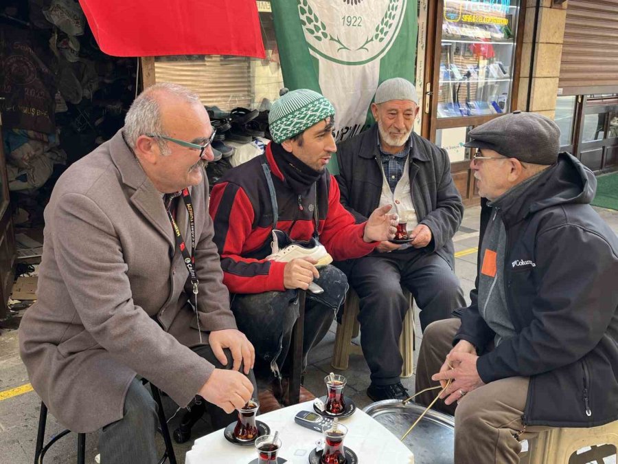 Kunduracı İle Avustralyalı Turistin Yöresel ’annouv’ İmtihanı