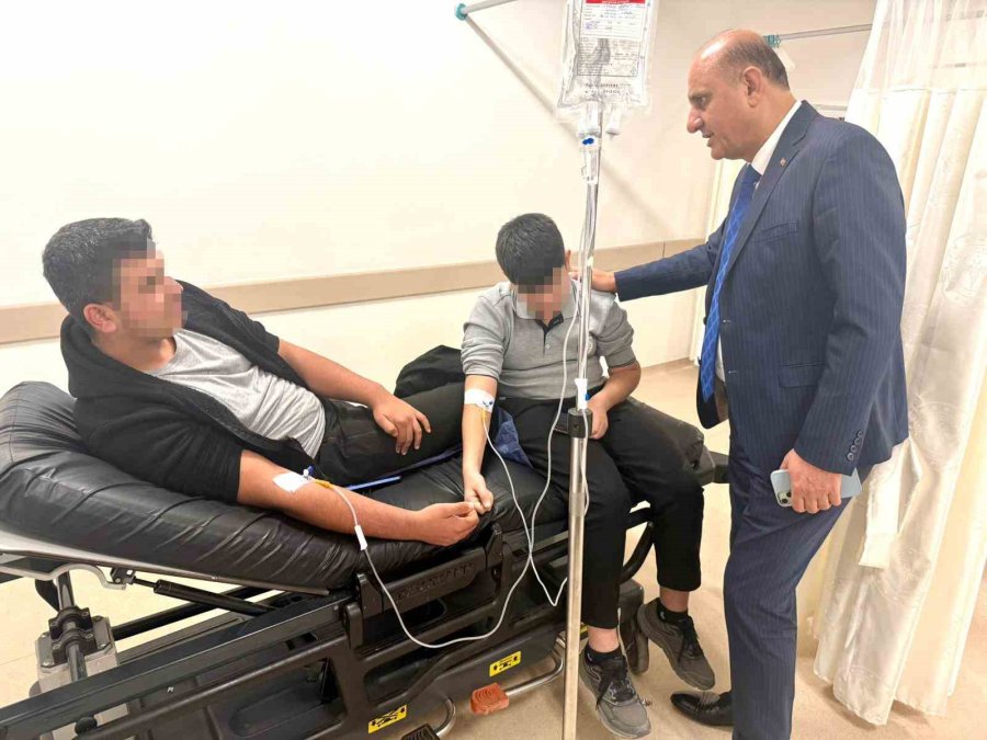 Doğum Günü Nedeniyle Dağıtılan Çikolataları Yiyen 10 Öğrenci Hastaneye Kaldırıldı