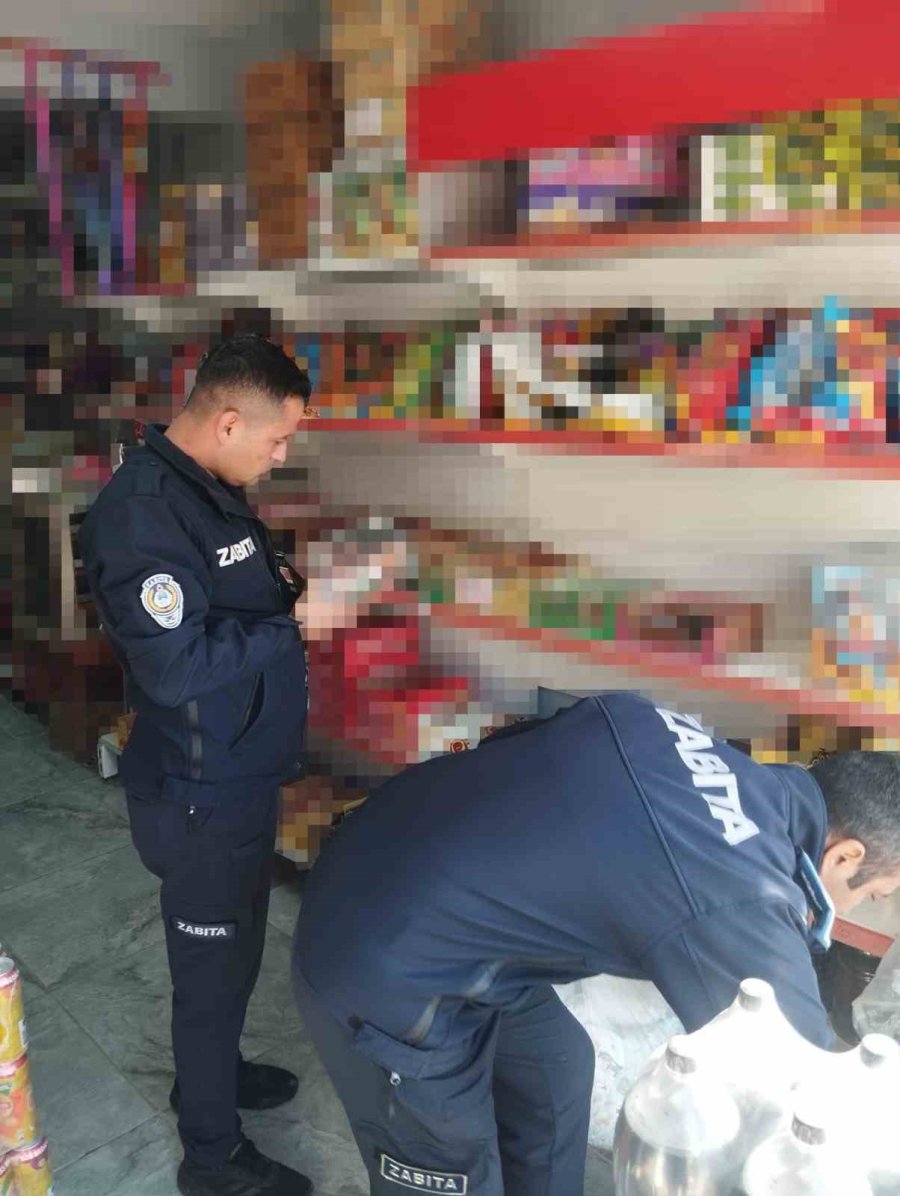 Doğum Günü Nedeniyle Dağıtılan Çikolataları Yiyen 10 Öğrenci Hastaneye Kaldırıldı