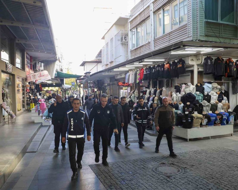 Büyükşehir Zabıtasından Kaldırım İşgallerine Sıkı Denetim