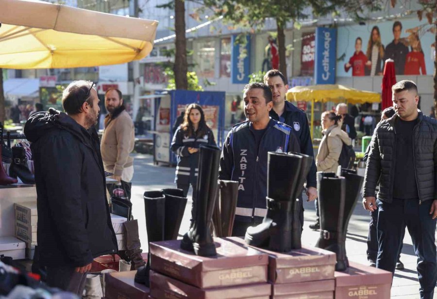 Büyükşehir Zabıtasından Kaldırım İşgallerine Sıkı Denetim