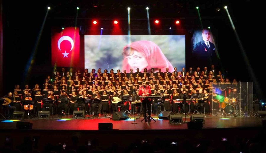 Türkan Şoray, ‘iyilik Korosu’ İle Mersin’de Sanatseverlerle Buluştu