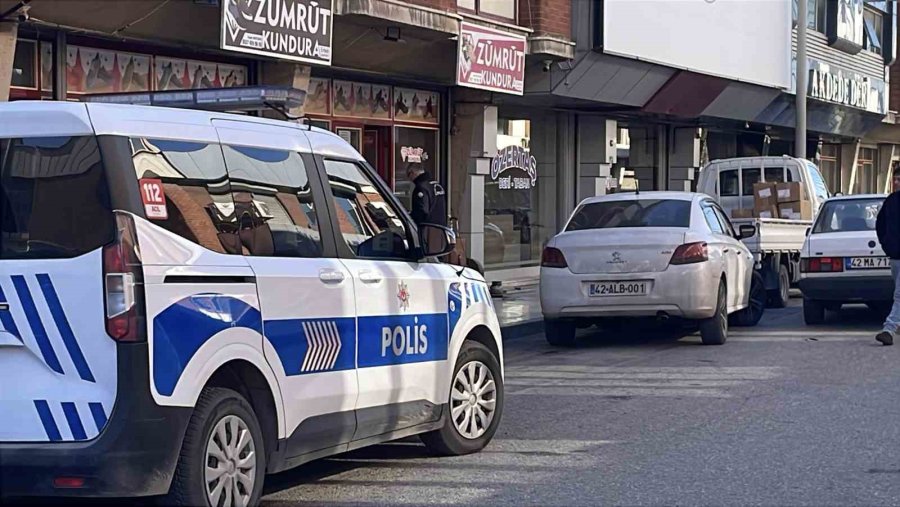 Kunduracıda Kavga: 1 Kişi Bıçaklandı