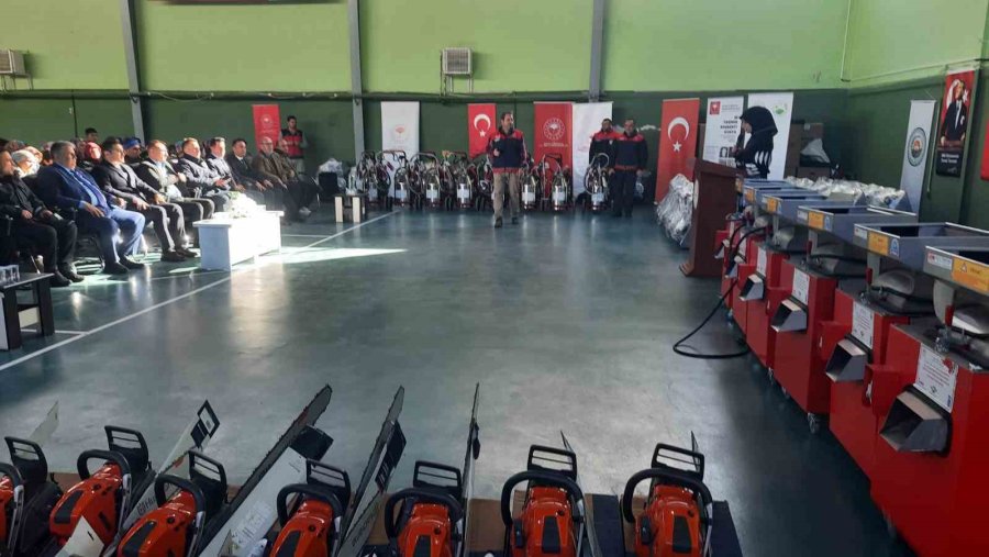 Bozkır’da Çiftçilere Makine Ve Ekipman Desteği