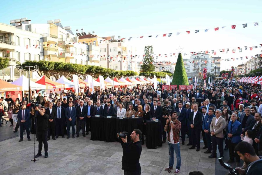 Demre’de Coğrafi İşaret Başvurusu Yapılan Ürünler Festivalde Tanıtıldı
