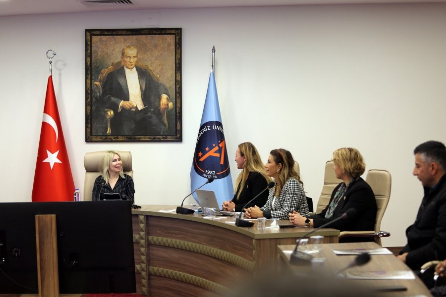 Akdeniz Üniversitesi’nden Muhtarlara Eğitim