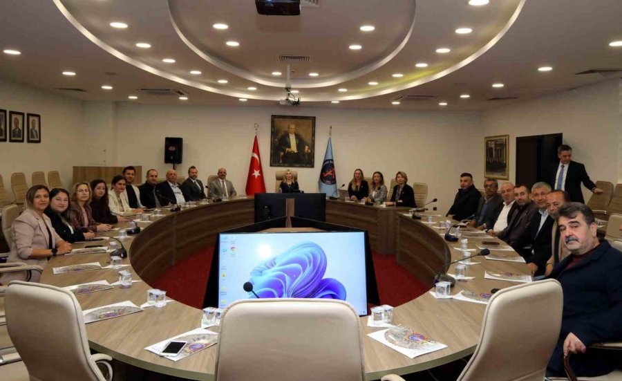 Akdeniz Üniversitesi’nden Muhtarlara Eğitim