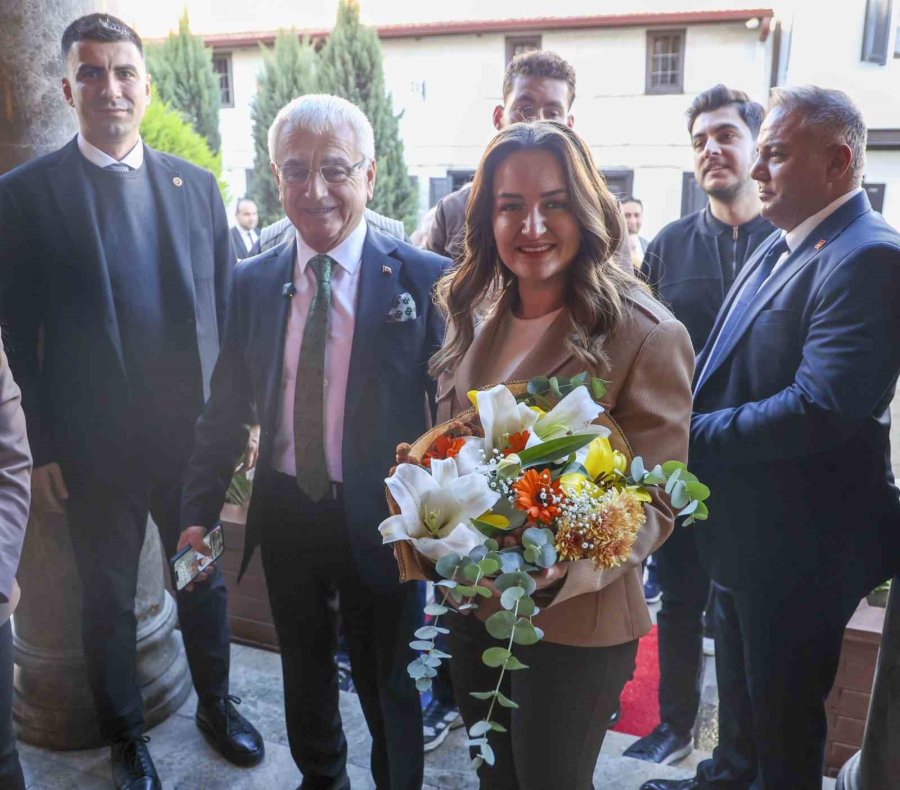 Başkan Vekili Özdemir: "finike’nin İhtiyaçları Doğrultusunda Çalışmalarımızı Yapıyoruz"