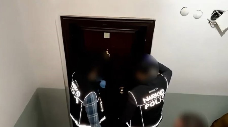 Antalya’da Narkotik Operasyonunda Yüklü Miktarda Uyuşturucu Ele Geçirildi: 4 Tutuklama