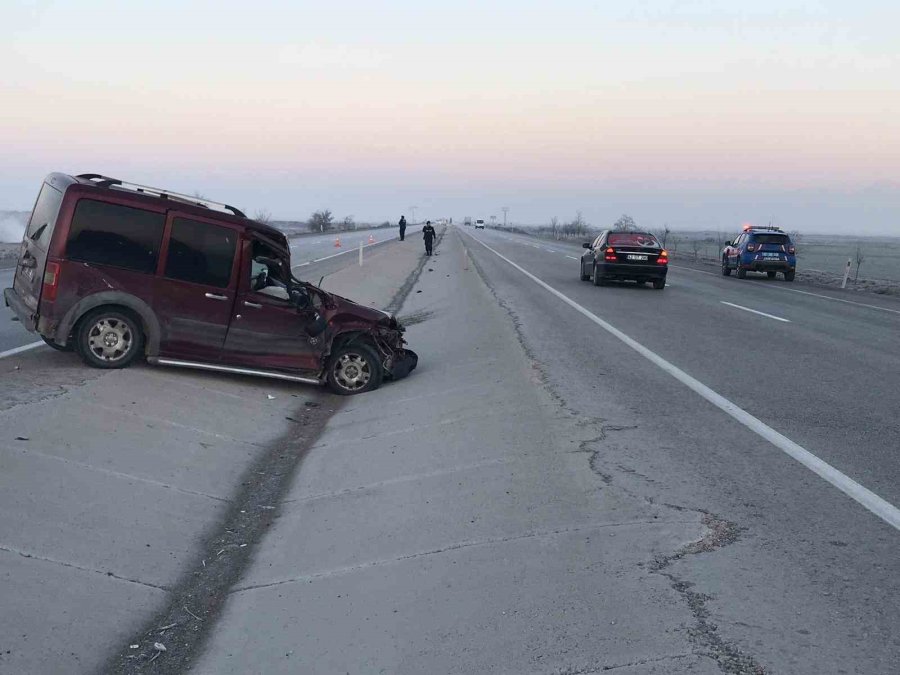 Konya’da Hafif Ticari Araç Takla Attı: 1 Yaralı