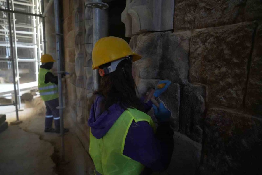 690 Yıllık Sungurbey Camii Aslına Uygun Olarak Restore Ediliyor