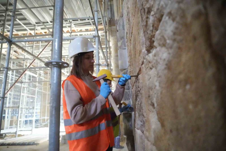 690 Yıllık Sungurbey Camii Aslına Uygun Olarak Restore Ediliyor
