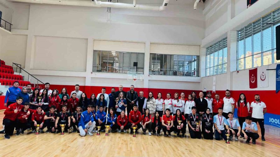 Niğde’de Okul Sporları Floor Curling Müsabakaları Tamamlandı