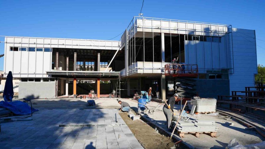 Tarsus’ta Kent Meydanı Projesi Açılış İçin Gün Sayıyor