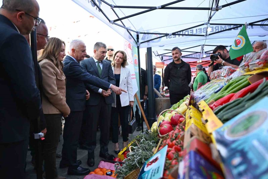 Demre’de Coğrafi İşaret Başvurusu Yapılan Ürünler Festivalde Tanıtıldı