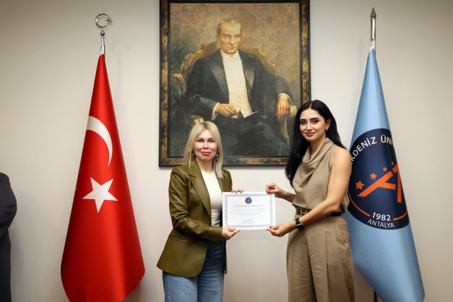 Akdeniz Üniversitesi’nde Başarılı Akademisyenler Ödüllendirildi