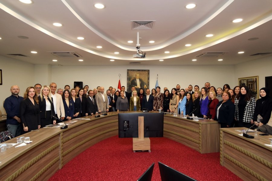 Akdeniz Üniversitesi’nde Başarılı Akademisyenler Ödüllendirildi