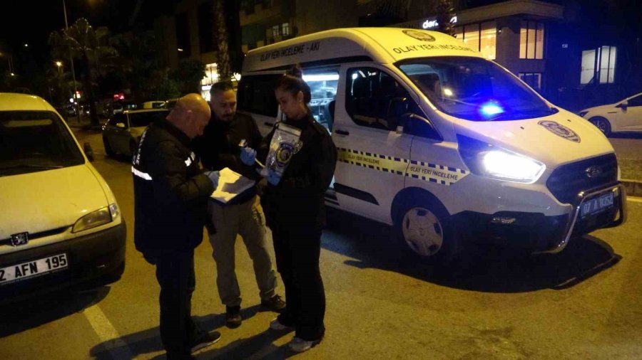 Park Halindeki Araçlara Çarptı, Pompalı Tüfek İle İşyeri Sahibini Yaraladı