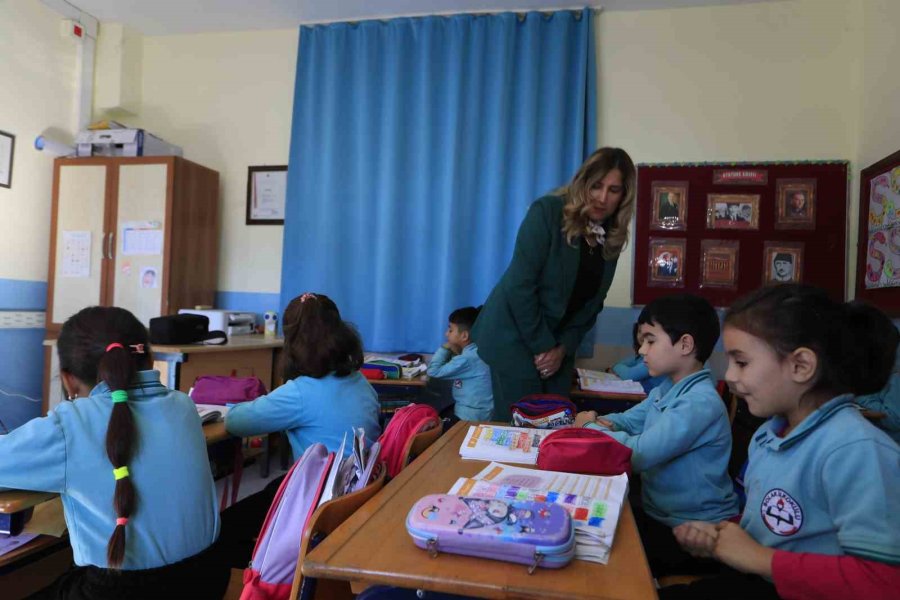 Aysel Öğretmen, Köy Okullarında Başladığı Mesleğinde, Eğitim Dünyasının Nobel’ine Aday Oldu