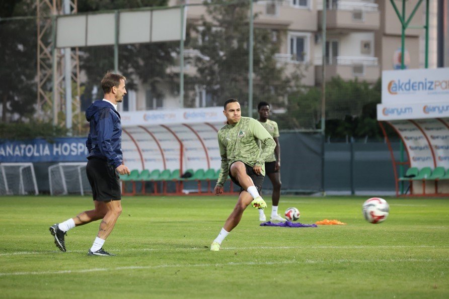 Alanyaspor, Fatih Karagümrük Maçı Hazırlıklarına Başladı
