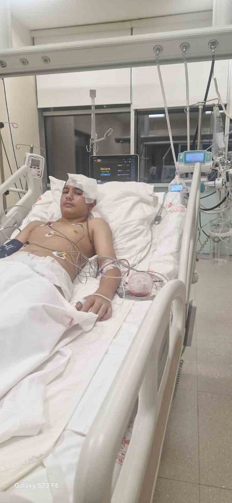 Akran Zorbalığına Maruz Kalan 13 Yaşındaki Çocuğun Kafatası Titanyum Parçalarıyla Yeniden Oluşturuldu