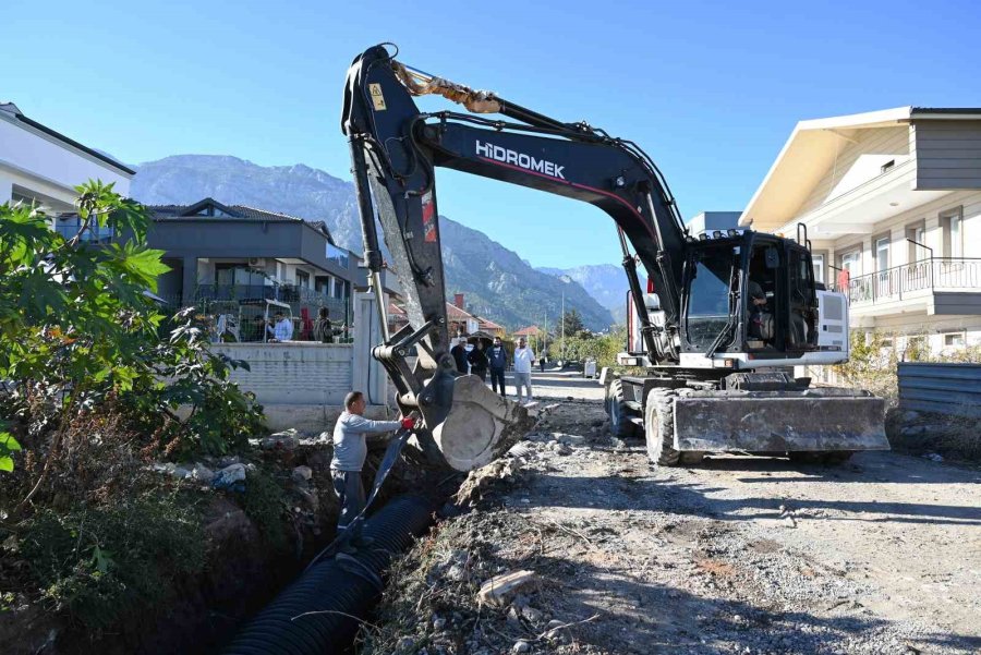 Kemer Kuzdere’de Yağmur Suyu Drenaj Hattı Çalışmaları
