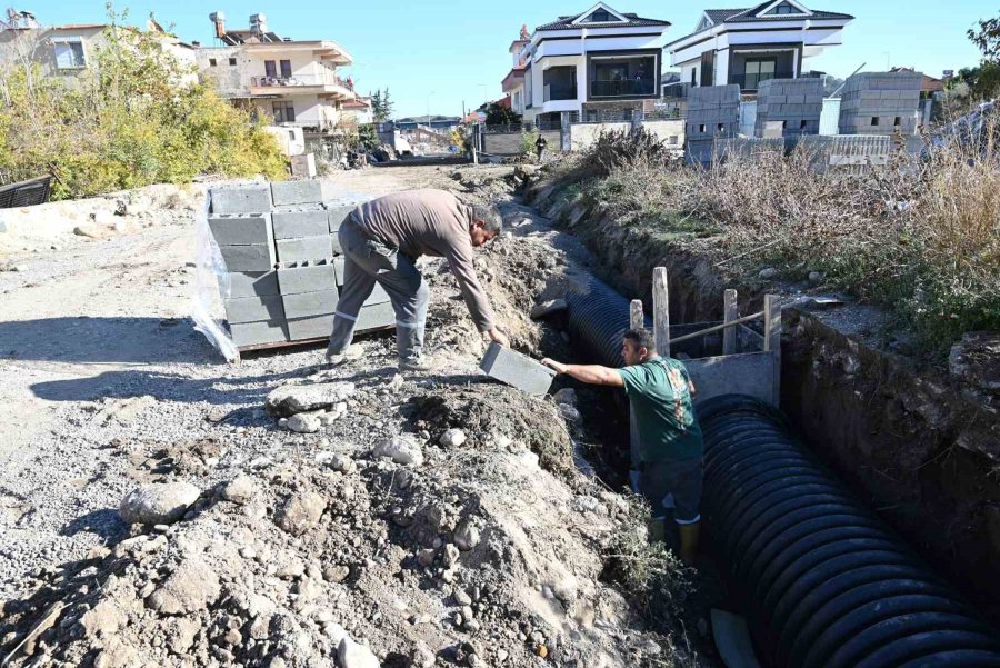 Kemer Kuzdere’de Yağmur Suyu Drenaj Hattı Çalışmaları