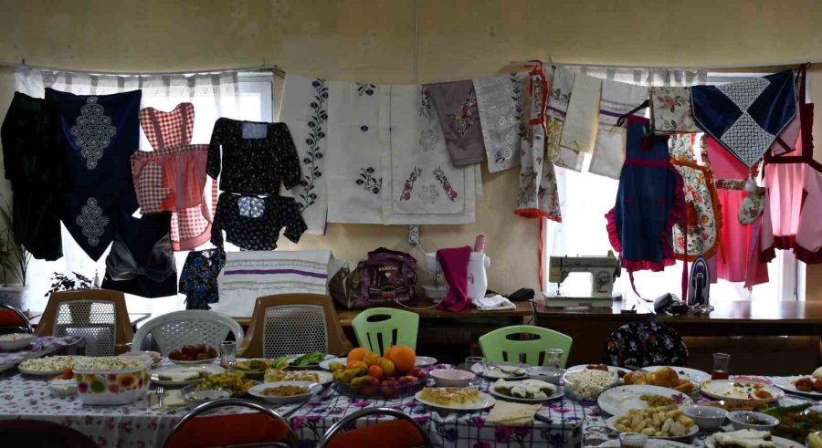 Akşehir’de Eski İlkokul Binası Dikiş Nakış Kursu Oldu