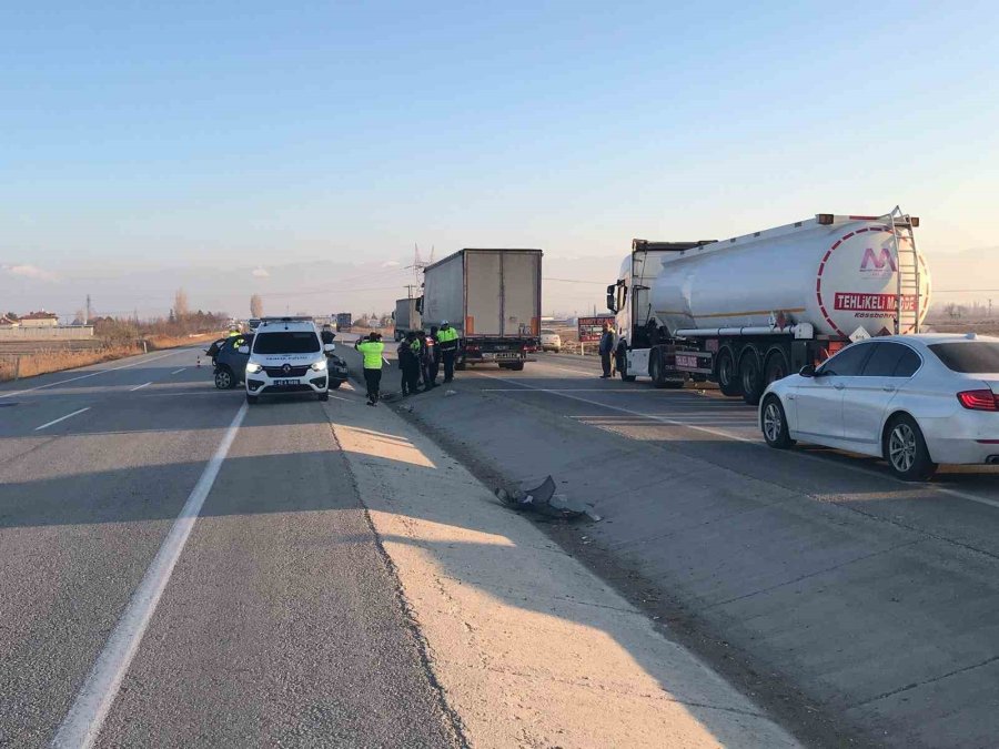 Konya’da Üç Araçlı Zincirleme Kaza: 1 Yaralı