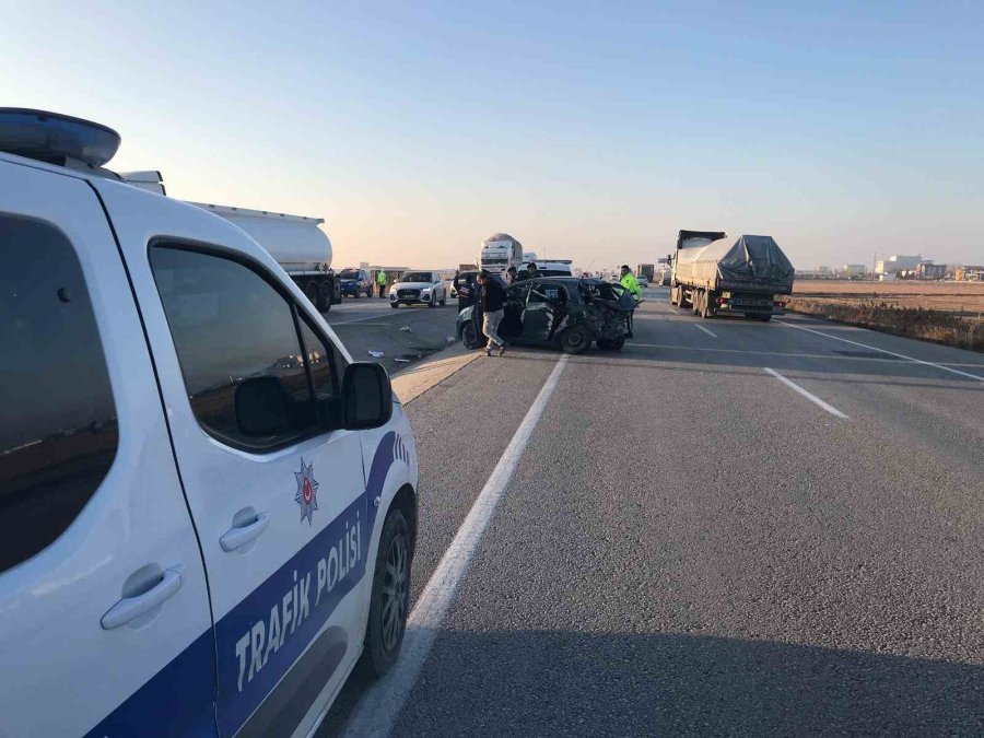 Konya’da Üç Araçlı Zincirleme Kaza: 1 Yaralı