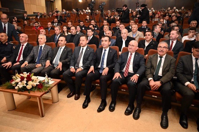 Bakan Kacır: "türkiye Bizim İktidarlarımızda Dünyanın En Önemli Üretim Güçlerinden Biri Haline Geldi"