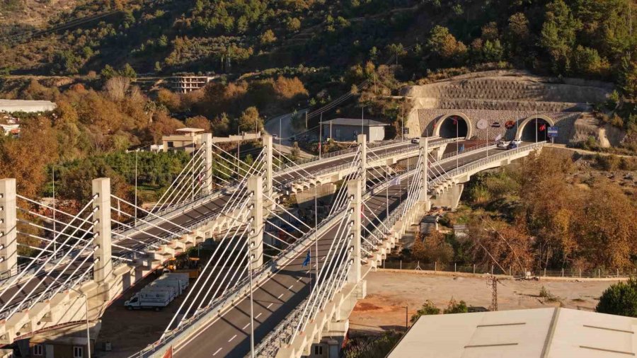 Alanya Trafiğine Nefes Aldıracak İki Karayolu Projesi Açılıyor