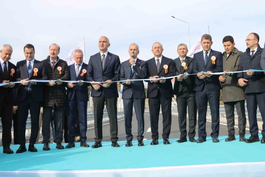 Bakan Uraloğlu: "23 Yılda Antalya’nın Ulaşım Ve İletişim Altyapısına 244,6 Milyar Lirayı Aşan Yatırımlar Gerçekleştirdik"