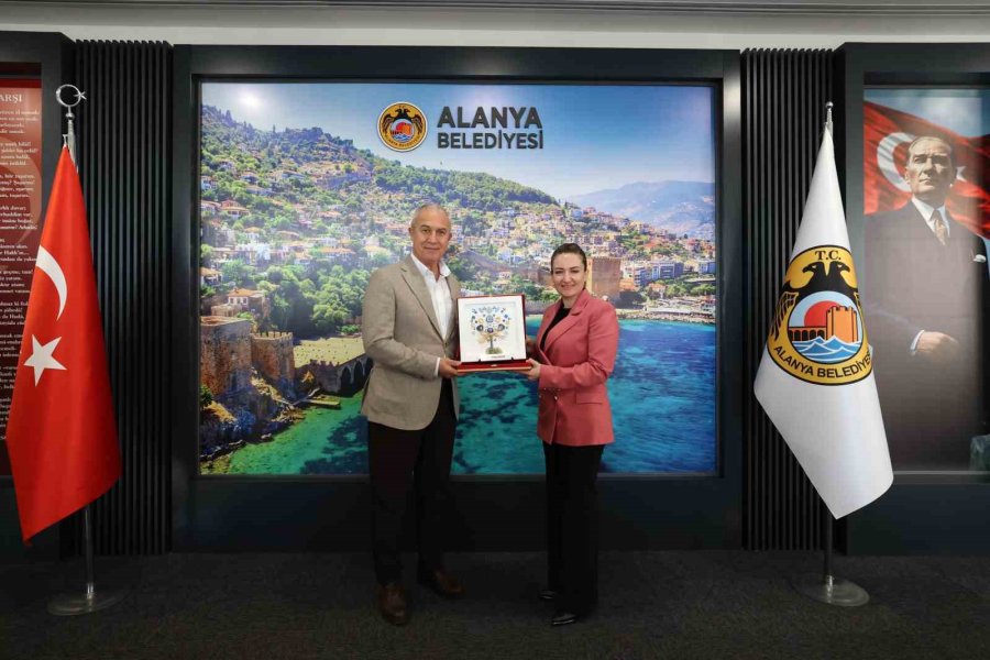Başkan Vekili Özdemir: "alanya’yı Hak Ettiği Hizmetlerle Buluşturmaya Devam Edeceğiz"