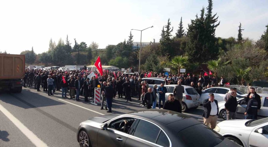 Chp’den İstifa Eden Çakır Memleketi Mersin’de Coşkuyla Karşılandı