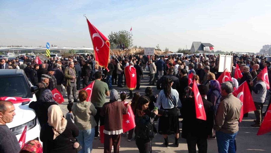 Chp’den İstifa Eden Çakır Memleketi Mersin’de Coşkuyla Karşılandı