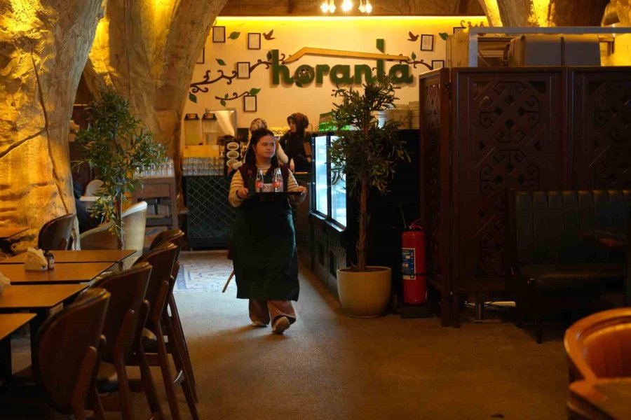 Bu Kafede Sonsuz Sevgi Var