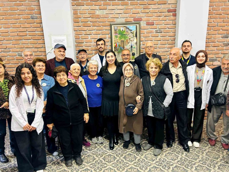 Muratpaşa’da 60 Yaş Üstüne Sağlıklı Yaşam Rozeti