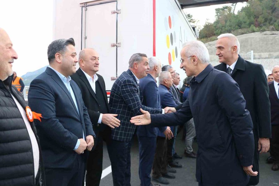 Bakan Uraloğlu: "23 Yılda Antalya’nın Ulaşım Ve İletişim Altyapısına 244,6 Milyar Lirayı Aşan Yatırımlar Gerçekleştirdik"