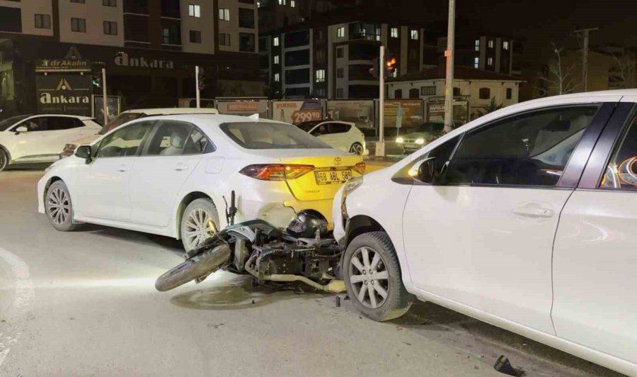 Aksaray’da 4 Araçlı Zincirleme Kaza: 1 Yaralı