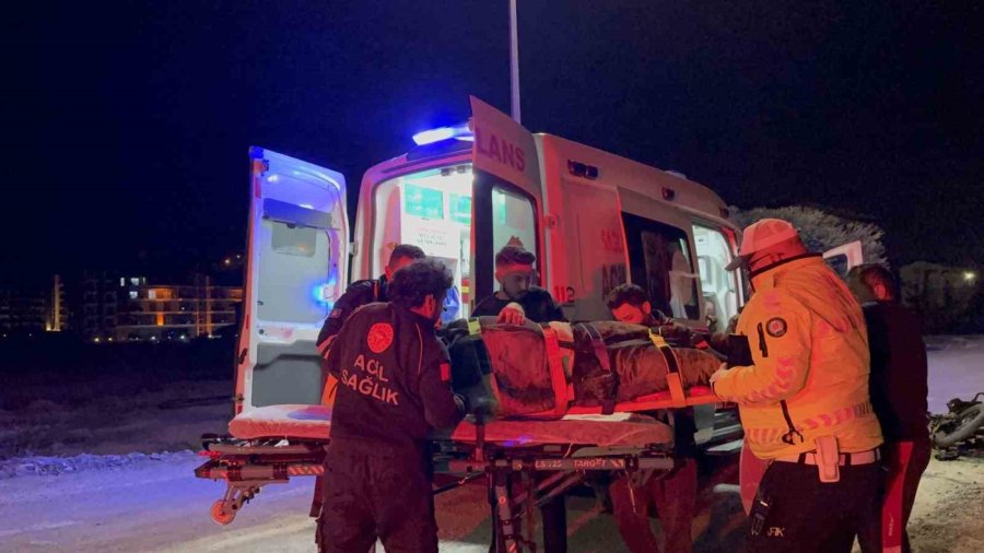 Direksiyon Hakimiyetini Kaybeden Alkollü Sürücü Yaralandı