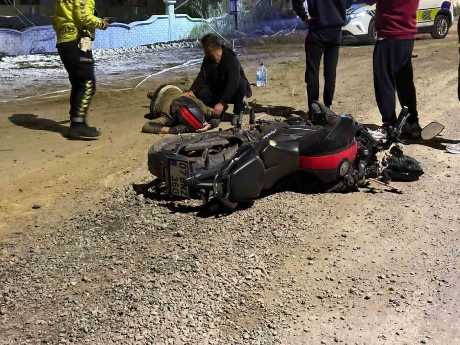 Direksiyon Hakimiyetini Kaybeden Alkollü Sürücü Yaralandı